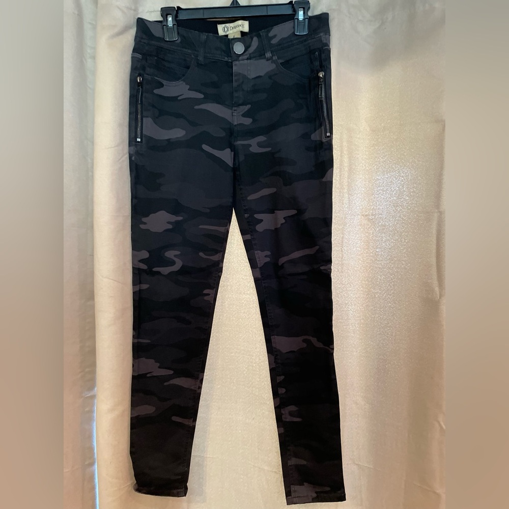 Democracy Black Camo Skinny sz6